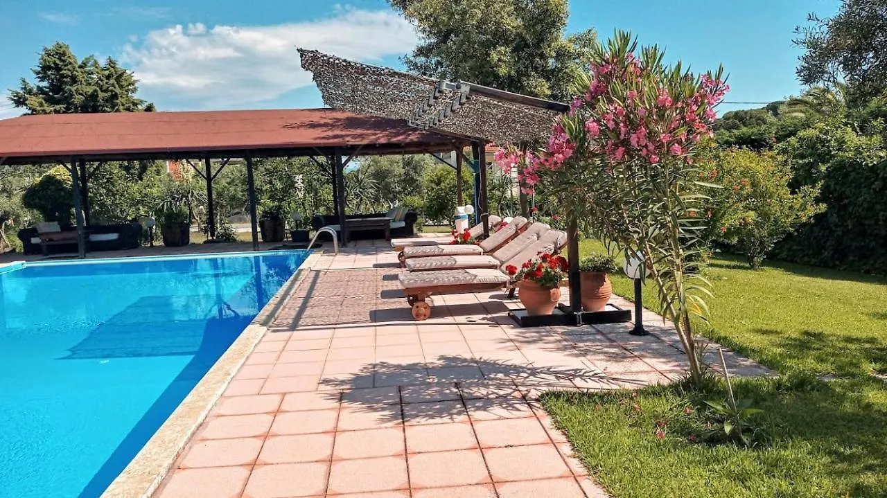 Kissos Apartments Vourvourou Greece