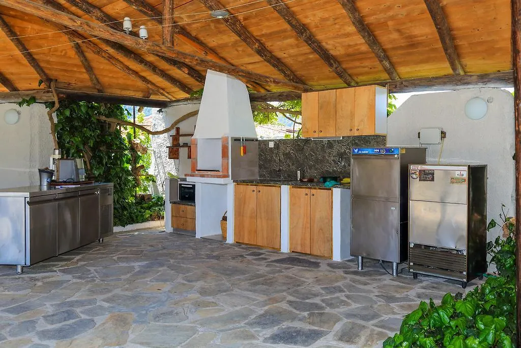 Kissos Apartments Vourvourou