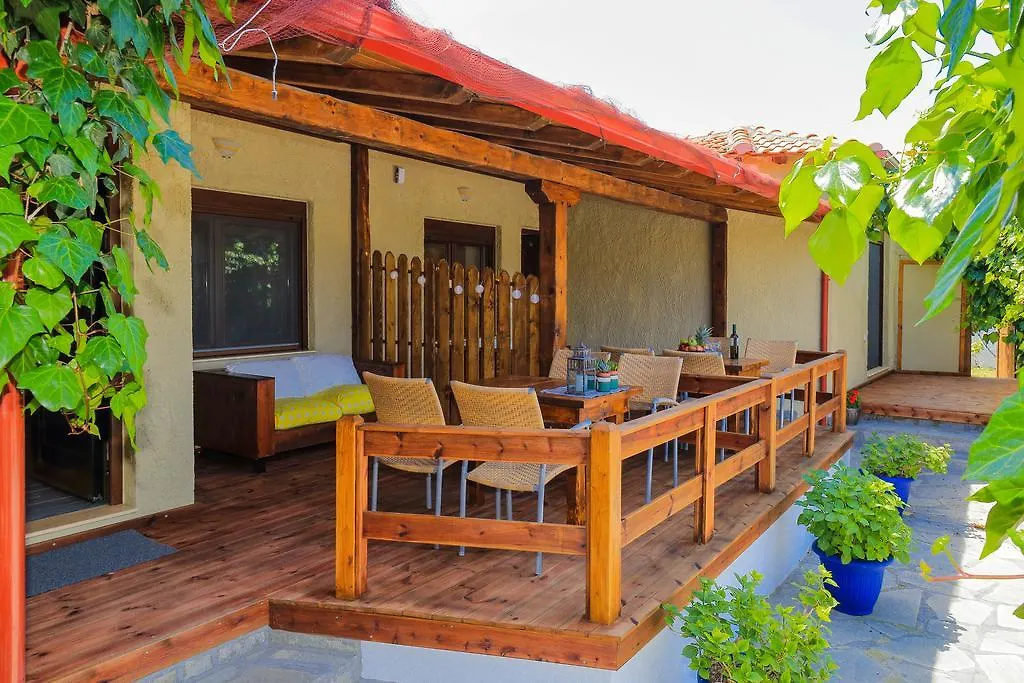 Kissos Apartments Vourvourou